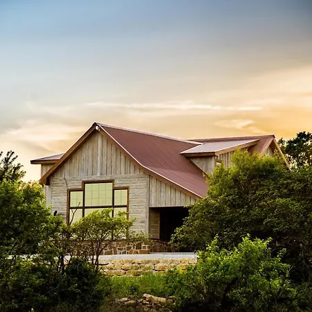 Lakefront Cedar Vale Lodge With Private Boat Dock!